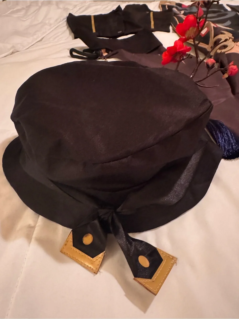 Hu-Tao Halloween Costume. Animation Woman set. Wig, hat, coat, shorts